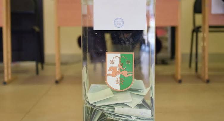 Пафос, списки и анонимы: как власть превращает выборы в фарс